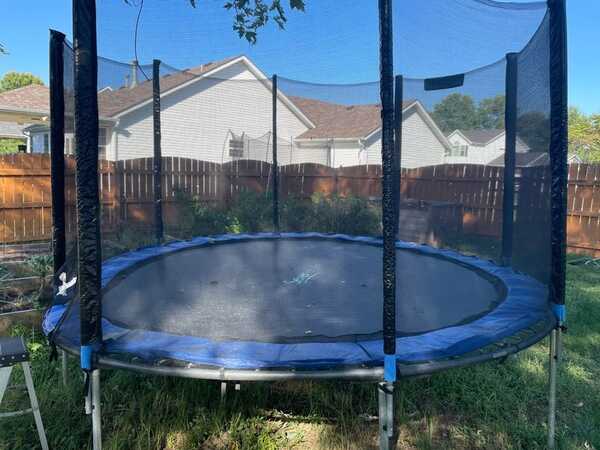 SereneLife ASTM Approved Trampoline with Net Enclosure